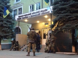Rusijos GRU specnazas Kramatorske, prie miesto milicijos būstinės